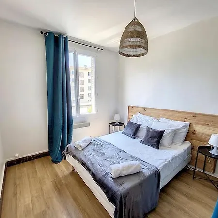 A 5 Min De L'hyper Centre A Pied Au Calme Apartment